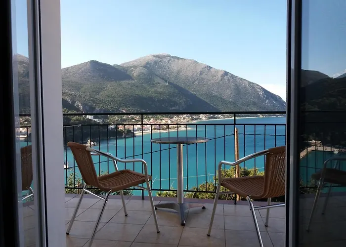 Oceanis 2* Poros (Kefalonia)