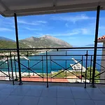 Oceanis 2* Poros (Kefalonia)