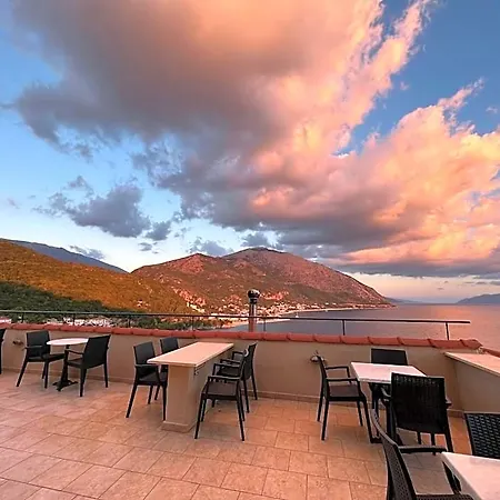 Oceanis Hotel 2*