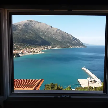 Oceanis 2* Poros (Kefalonia)