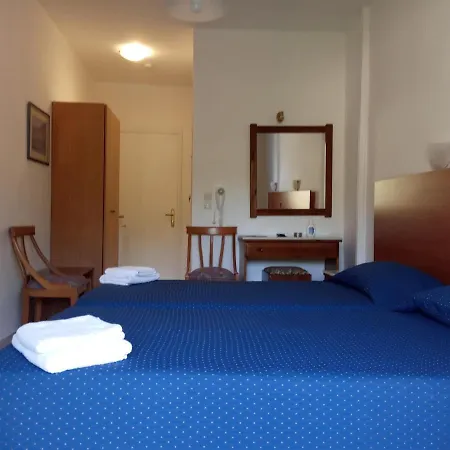 Oceanis Hotel 2*