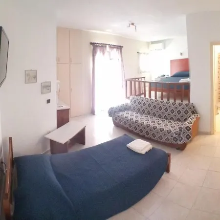 Oceanis Hotel 2*