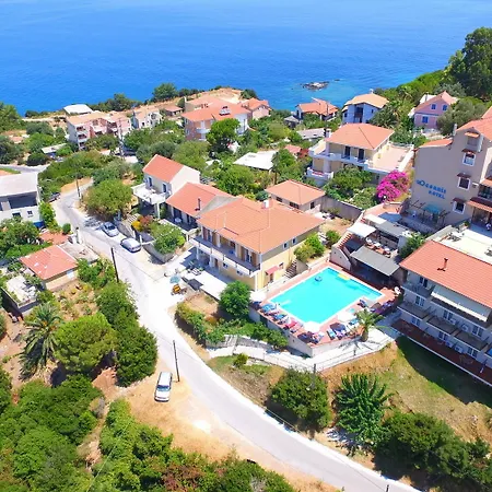 Oceanis 2* Poros (Kefalonia)